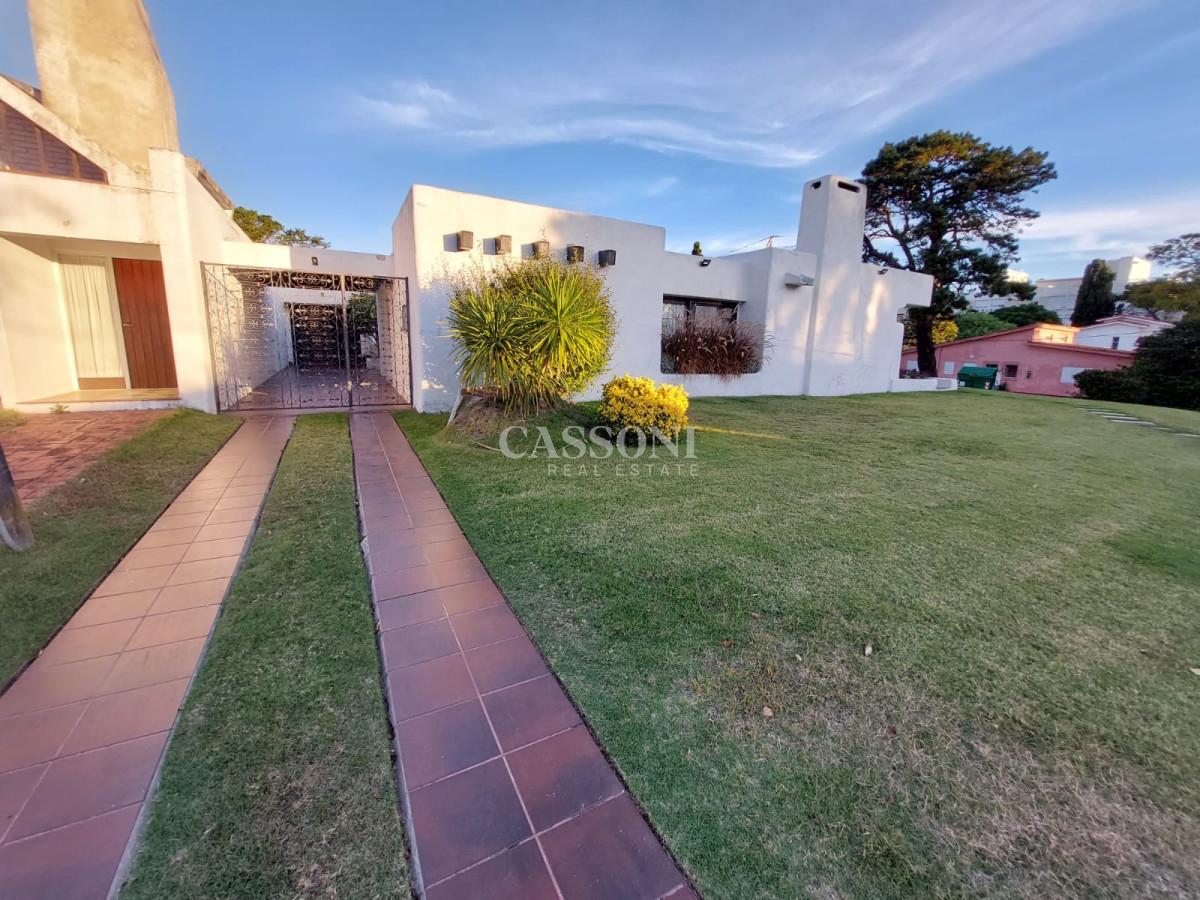 Casa ID.2889 - Casa en Venta, Parada de Playa Mansa, Punta del Este