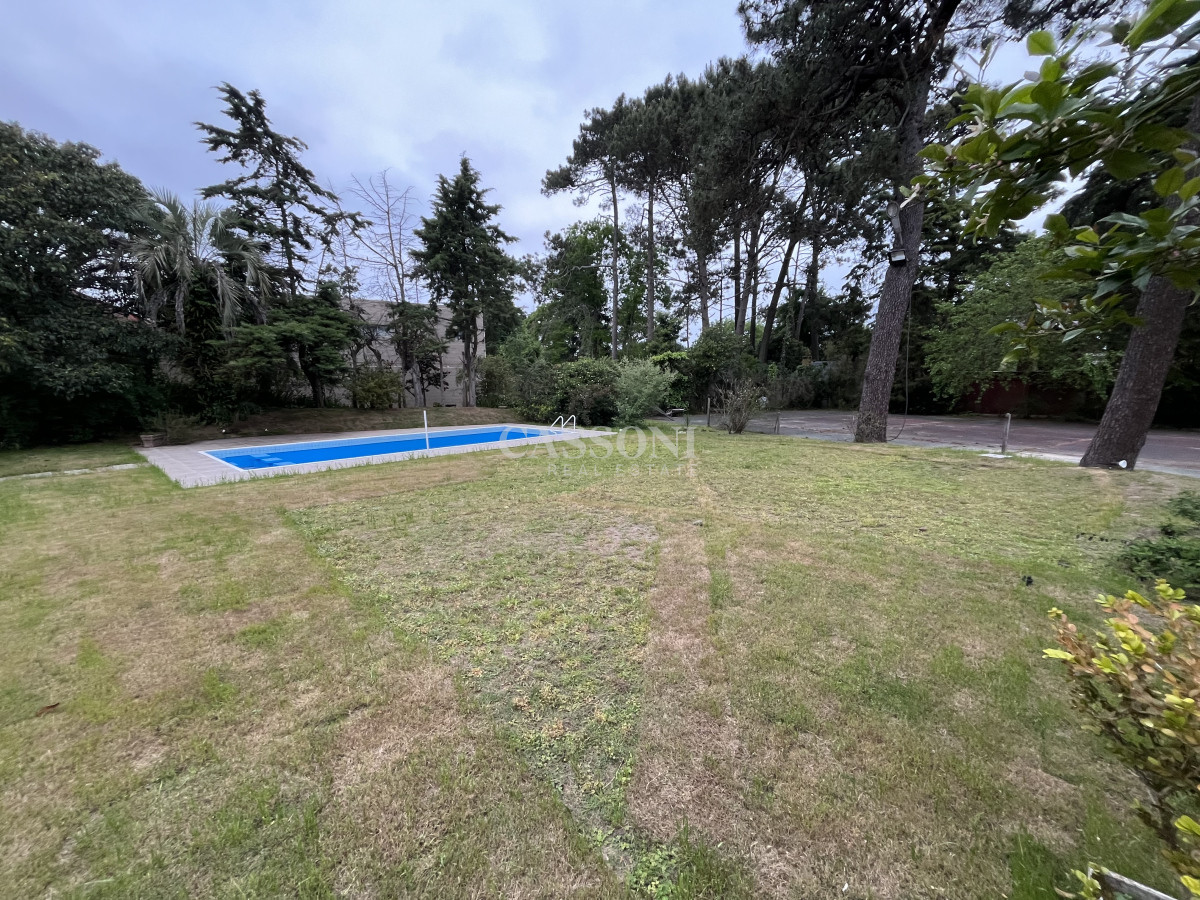 Casa ID.2733 - Casa En Venta o alquiler anual, Zona Cantegril.