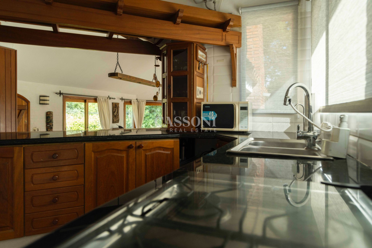 Casa ID.2684 - Casa en venta 4 dormitorios - Pinares Piscina Climatizada.