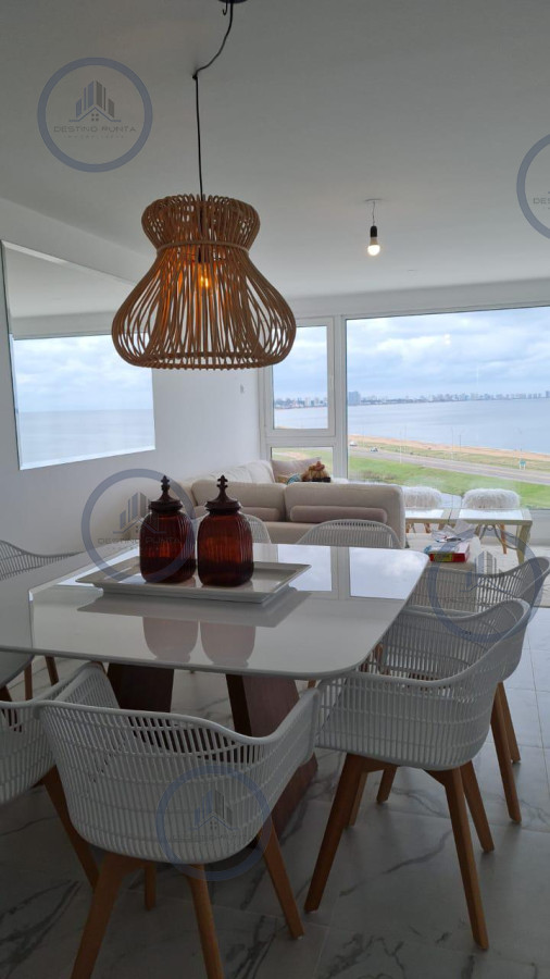 Apartamento ID.2421 - Apartamento de 4 Dormitorios y Parrillero Frente al Mar, Pinares Playa Mansa