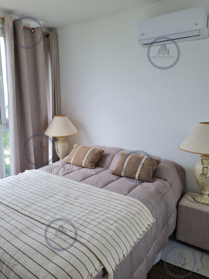 Apartamento ID.2421 - Apartamento de 4 Dormitorios y Parrillero Frente al Mar, Pinares Playa Mansa