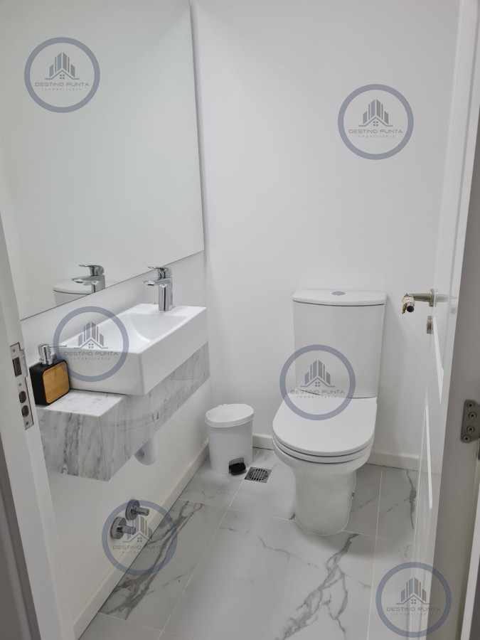 Apartamento ID.2421 - Apartamento de 4 Dormitorios y Parrillero Frente al Mar, Pinares Playa Mansa