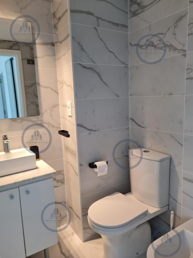 Apartamento ID.2421 - Apartamento de 4 Dormitorios y Parrillero Frente al Mar, Pinares Playa Mansa