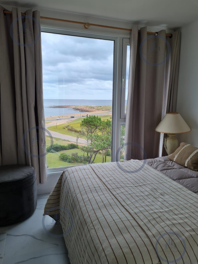 Apartamento ID.2421 - Apartamento de 4 Dormitorios y Parrillero Frente al Mar, Pinares Playa Mansa