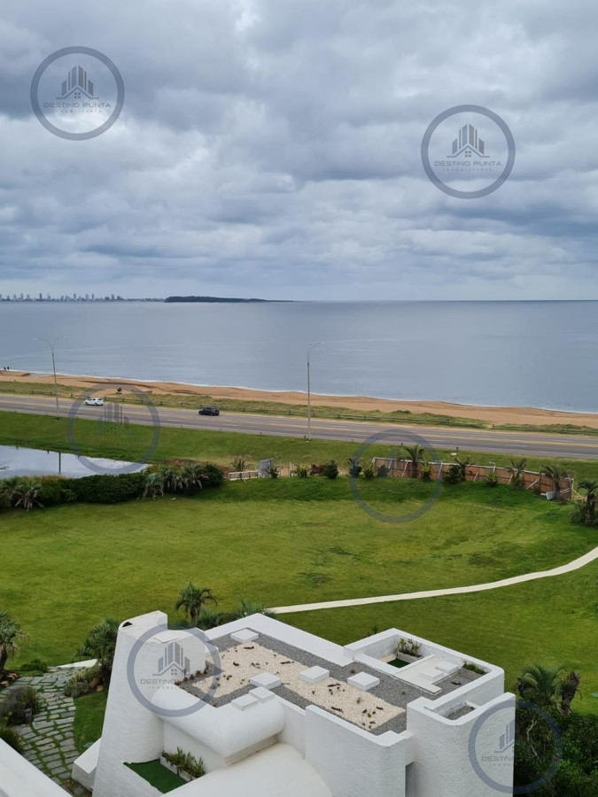 Apartamento ID.2421 - Apartamento de 4 Dormitorios y Parrillero Frente al Mar, Pinares Playa Mansa
