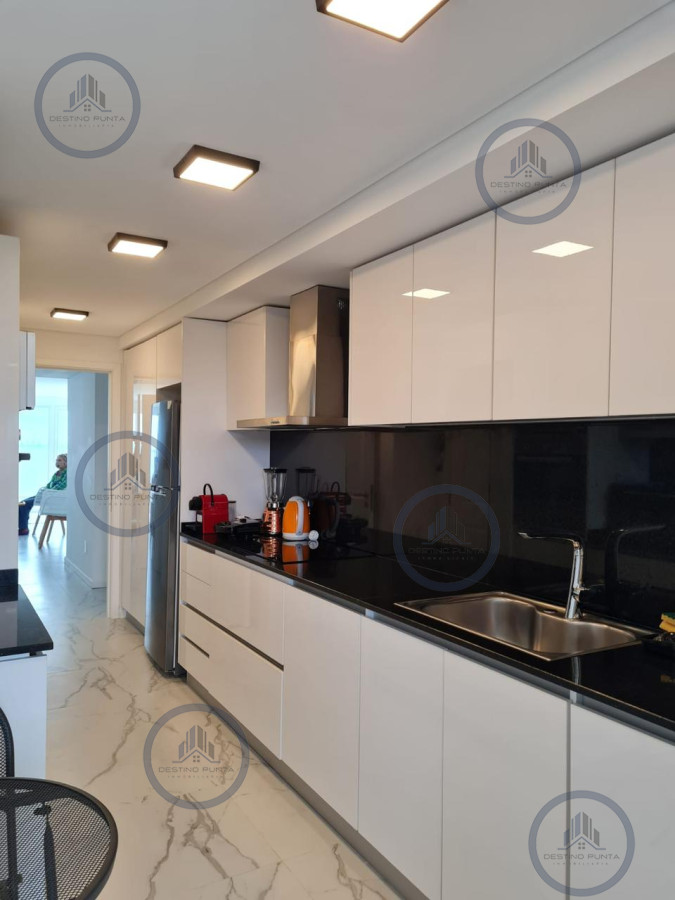 Apartamento ID.2421 - Apartamento de 4 Dormitorios y Parrillero Frente al Mar, Pinares Playa Mansa