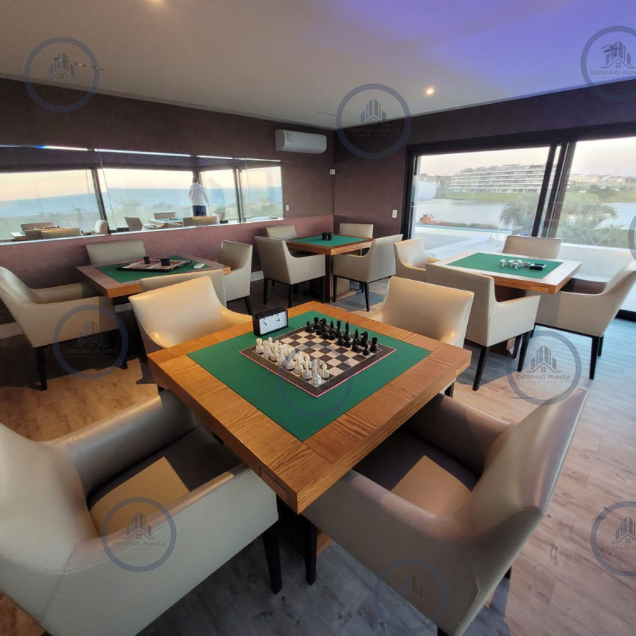 Apartamento ID.2421 - Apartamento de 4 Dormitorios y Parrillero Frente al Mar, Pinares Playa Mansa