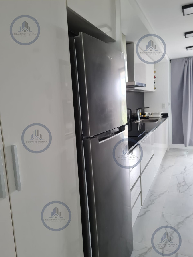 Apartamento ID.2421 - Apartamento de 4 Dormitorios y Parrillero Frente al Mar, Pinares Playa Mansa