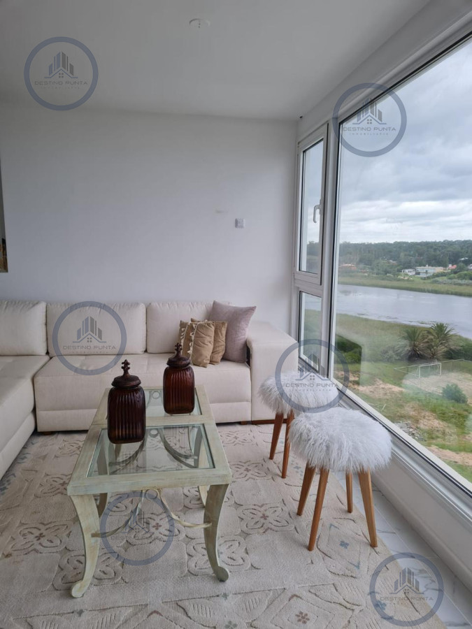 Apartamento ID.2421 - Apartamento de 4 Dormitorios y Parrillero Frente al Mar, Pinares Playa Mansa