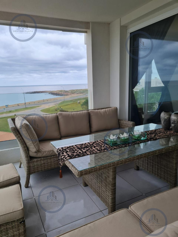 Apartamento ID.2421 - Apartamento de 4 Dormitorios y Parrillero Frente al Mar, Pinares Playa Mansa