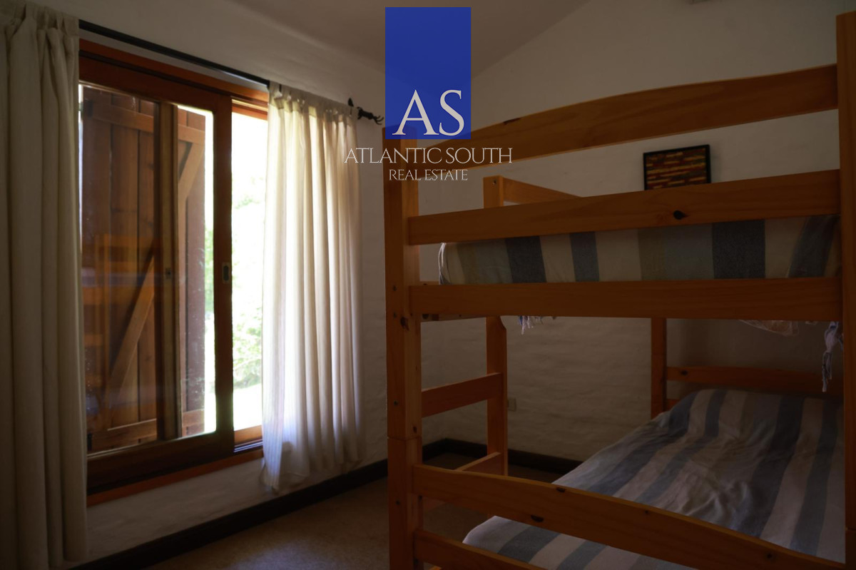 Casa ID.4337 - Casa sólida en venta 4 dormitorios - Pinares Piscina Climatizada Punta del Este