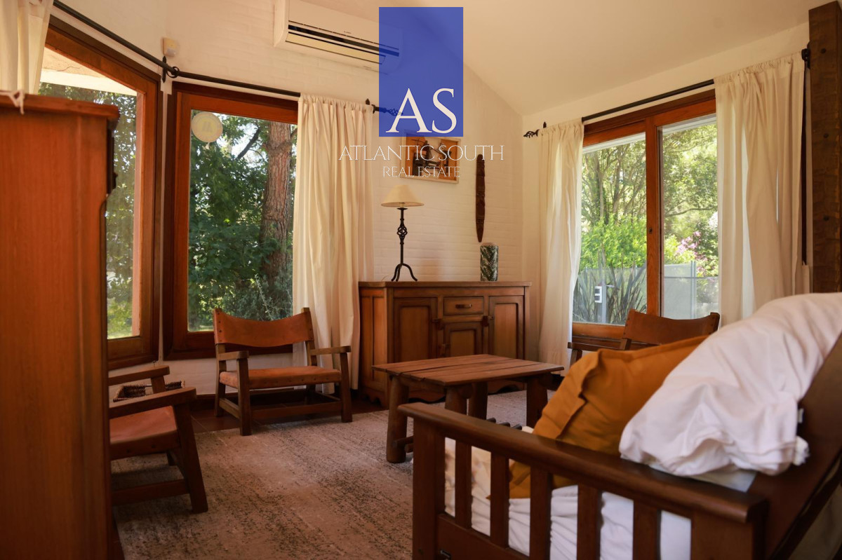 Casa ID.4337 - Casa sólida en venta 4 dormitorios - Pinares Piscina Climatizada Punta del Este
