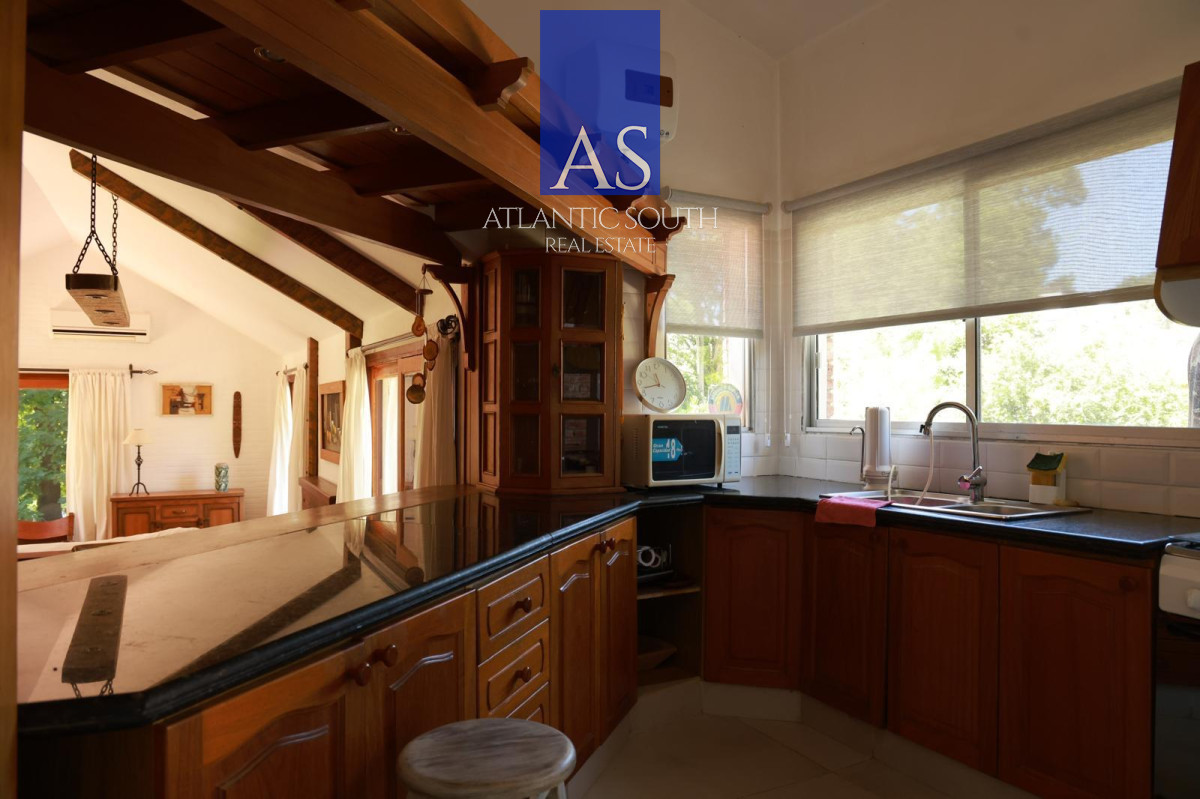Casa ID.4337 - Casa sólida en venta 4 dormitorios - Pinares Piscina Climatizada Punta del Este