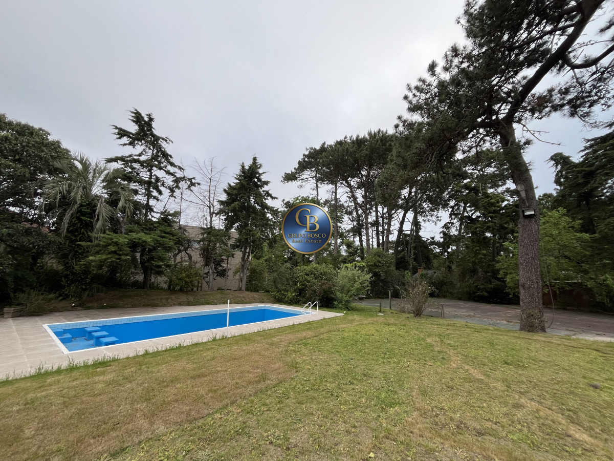 Casa ID.1343 - Casa En Venta o alquiler anual, Zona Cantegril.