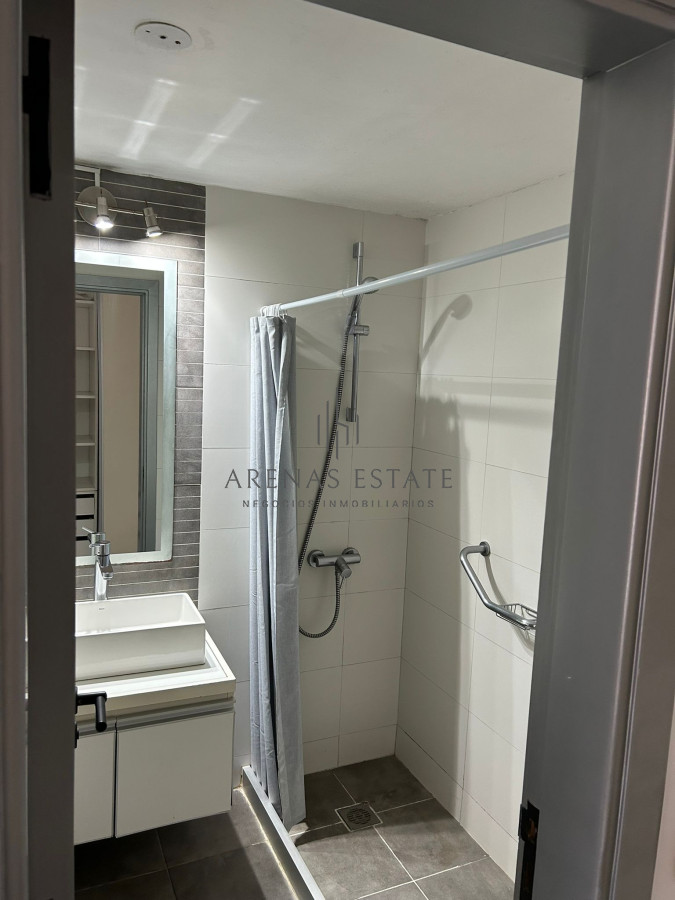 Apartamento ID.2585 - Apartamento en venta y alquiler de 2 dormitorios, Punta Del Este.