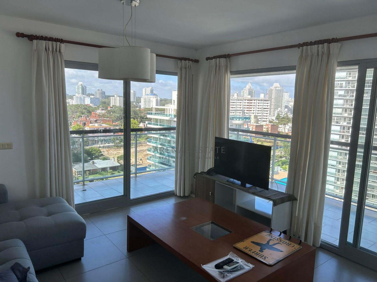 Apartamento ID.2585 - Apartamento en venta y alquiler de 2 dormitorios, Punta Del Este.