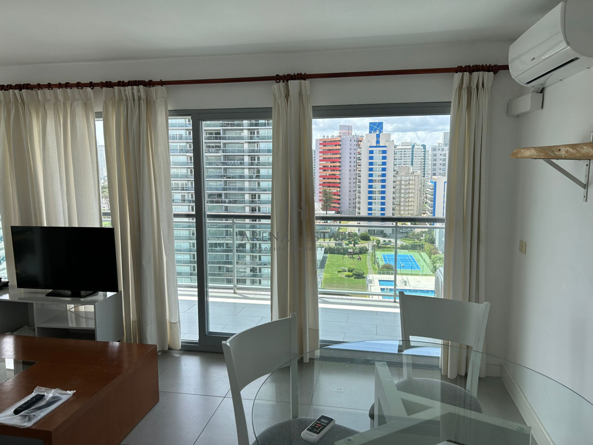 Apartamento ID.2585 - Apartamento en venta y alquiler de 2 dormitorios, Punta Del Este.