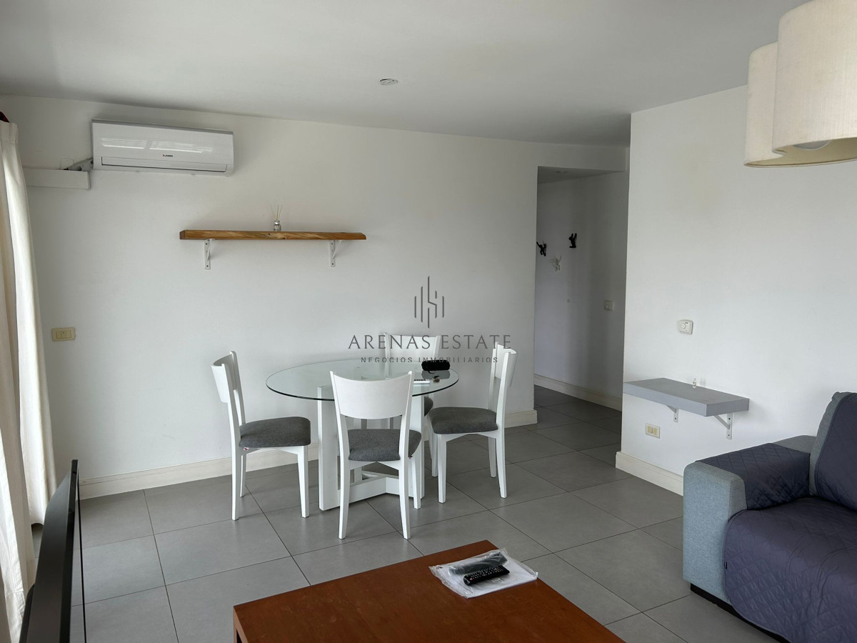 Apartamento ID.2585 - Apartamento en venta y alquiler de 2 dormitorios, Punta Del Este.