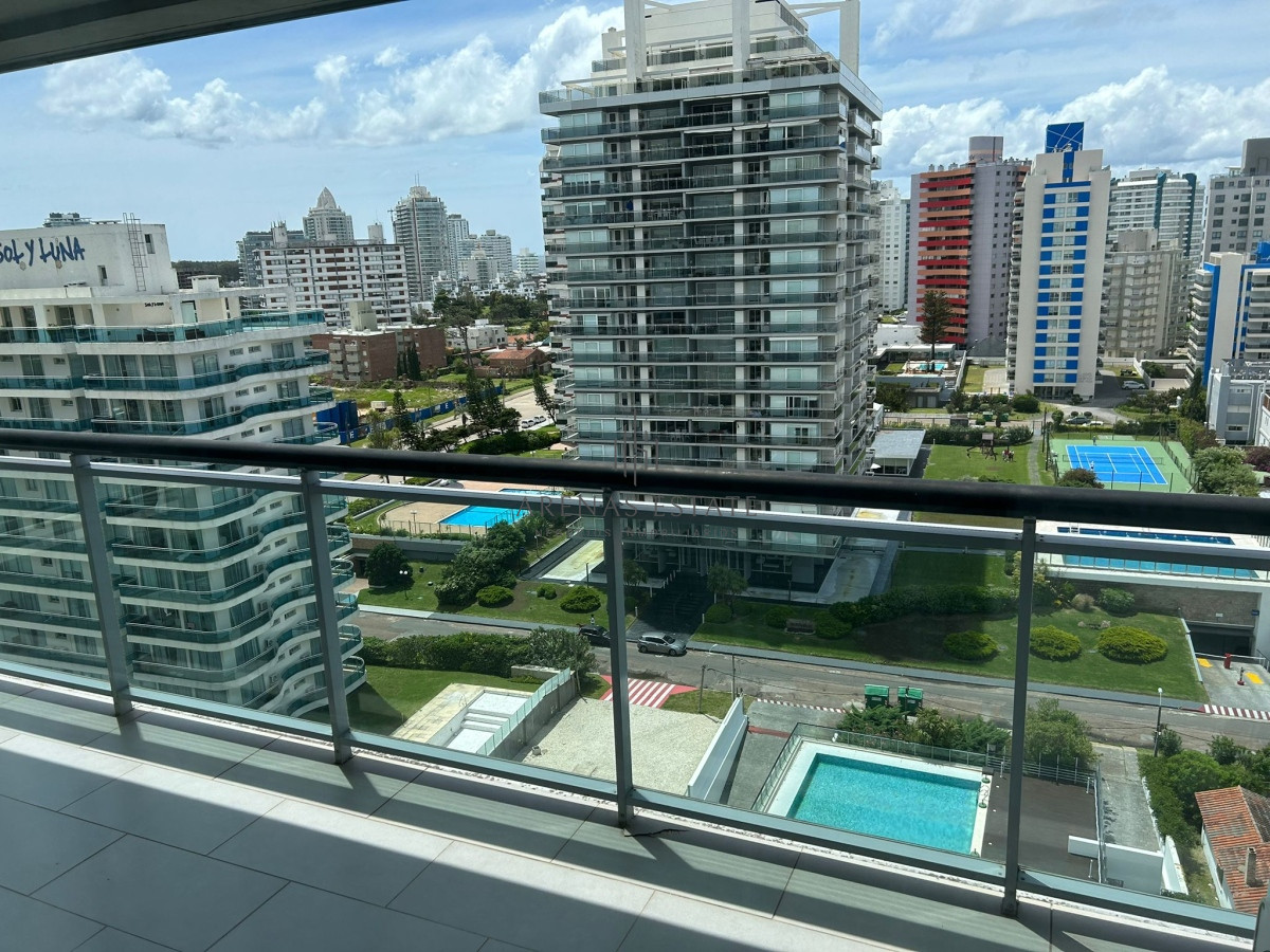 Apartamento ID.2585 - Apartamento en venta y alquiler de 2 dormitorios, Punta Del Este.
