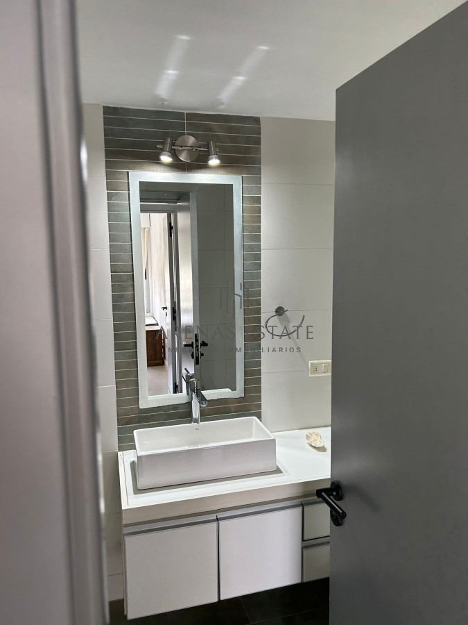 Apartamento ID.2585 - Apartamento en venta y alquiler de 2 dormitorios, Punta Del Este.