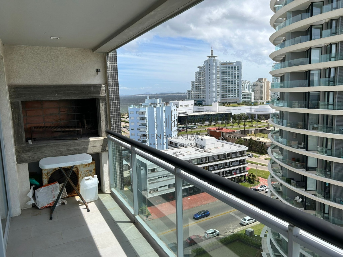 Apartamento ID.2585 - Apartamento en venta y alquiler de 2 dormitorios, Punta Del Este.