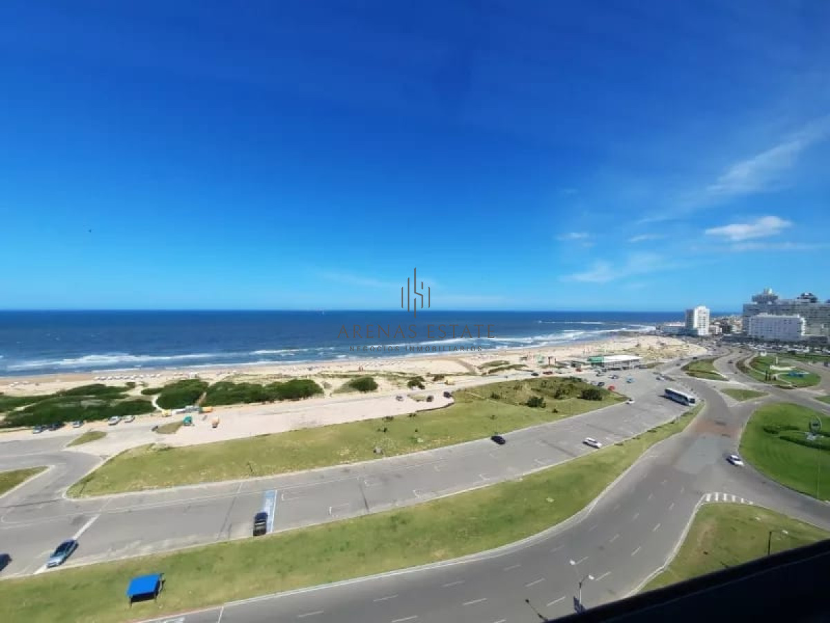 Apartamento ID.2826 - Apartamento en Venta Frente Al Mar, Playa Brava.