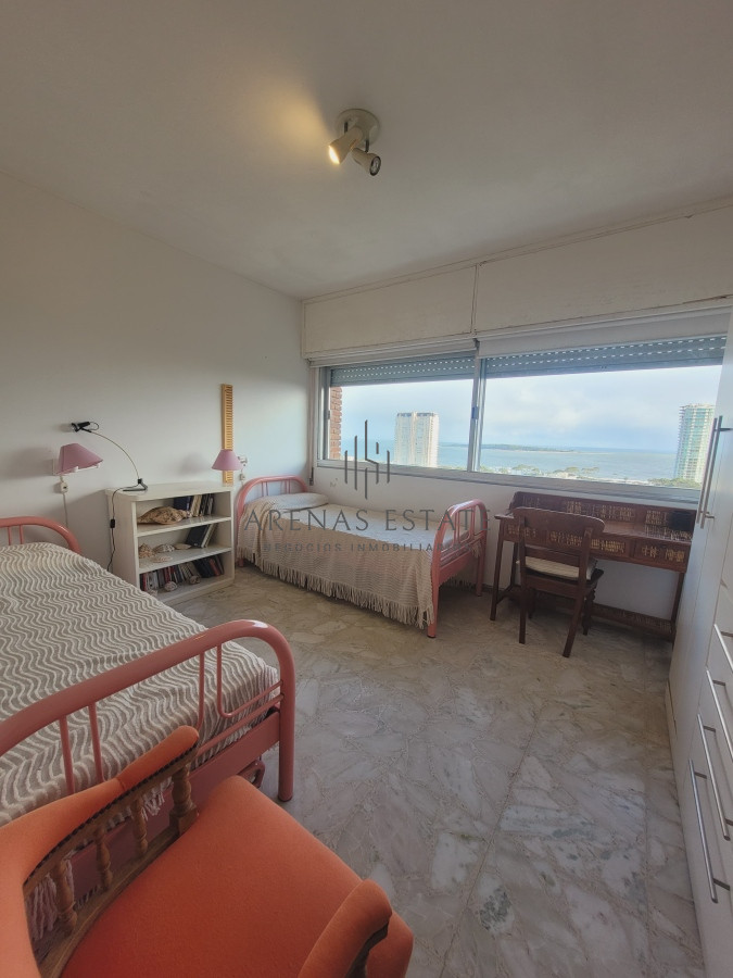 Apartamento ID.3518 - Apartamento En Venta 3 dormitorios a 400 metros del mar!! 