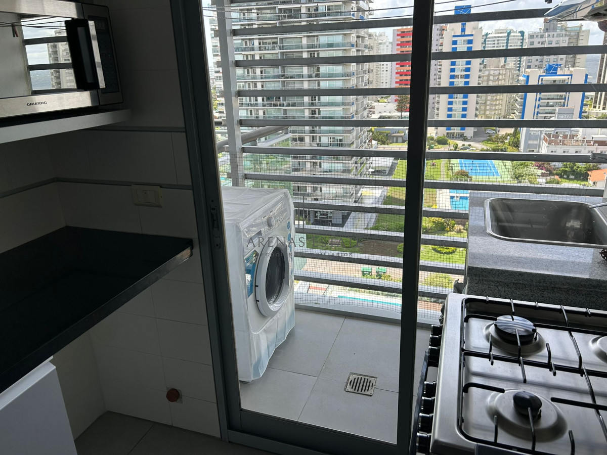 Apartamento ID.2585 - Apartamento en venta y alquiler de 2 dormitorios, Punta Del Este.