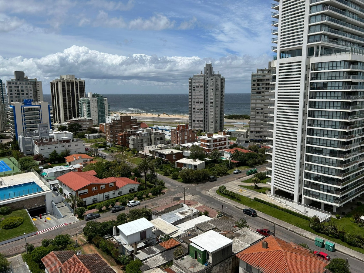 Apartamento ID.2585 - Apartamento en venta y alquiler de 2 dormitorios, Punta Del Este.