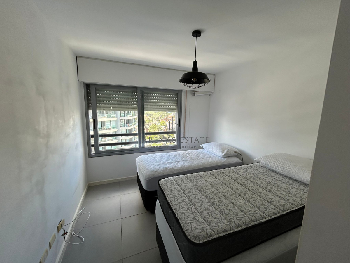 Apartamento ID.2585 - Apartamento en venta y alquiler de 2 dormitorios, Punta Del Este.