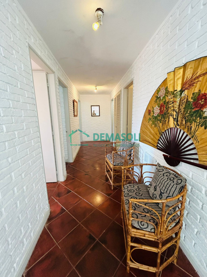 Casa ID.1070 - Casa En Venta, Zona Colegios. Jardines de Cordoba. Punta Del Este.