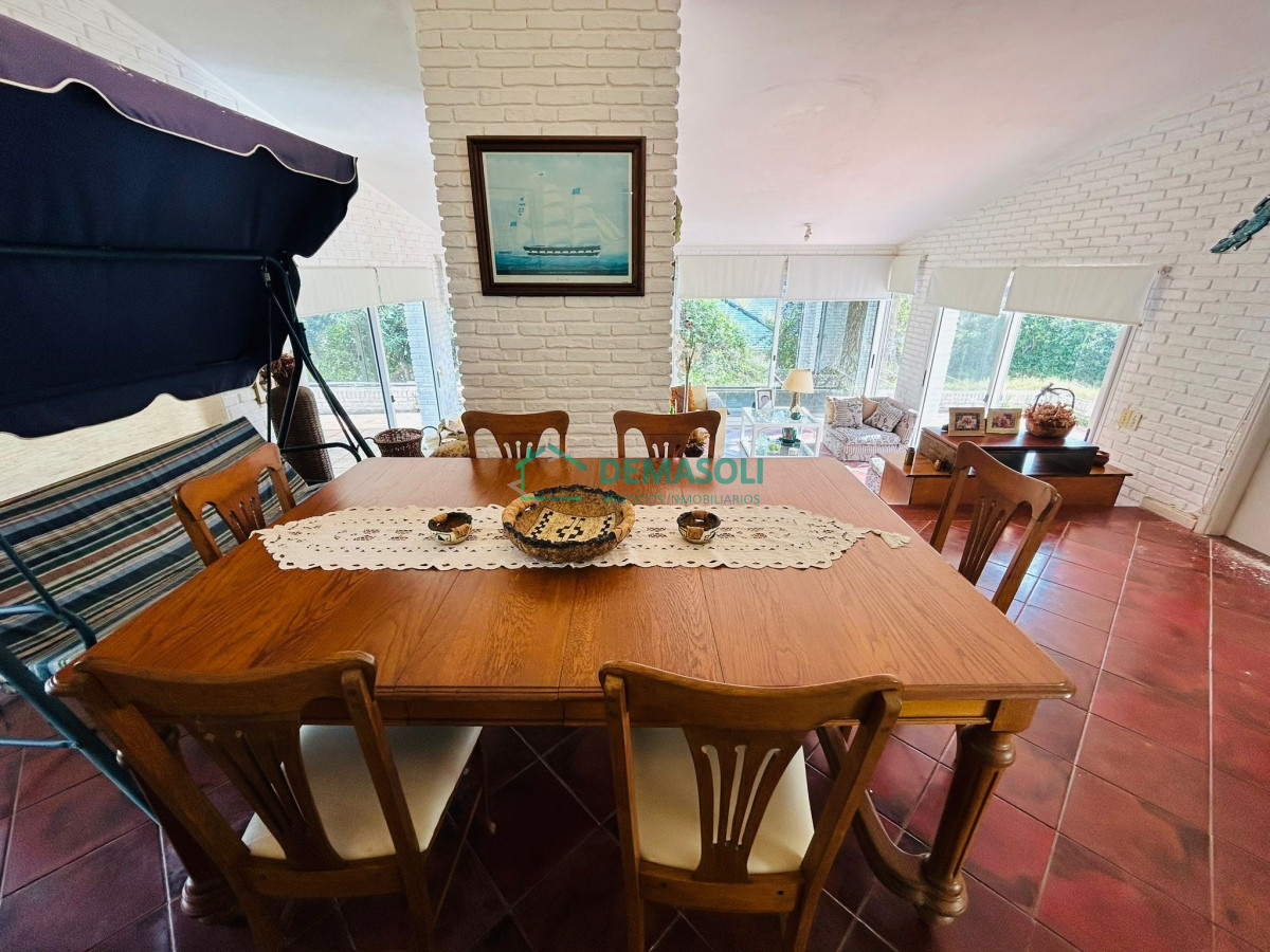 Casa ID.1070 - Casa En Venta, Zona Colegios. Jardines de Cordoba. Punta Del Este.