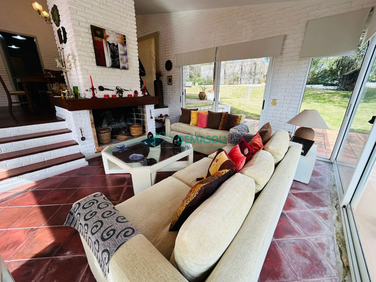 Casa ID.1070 - Casa En Venta, Zona Colegios. Jardines de Cordoba. Punta Del Este.