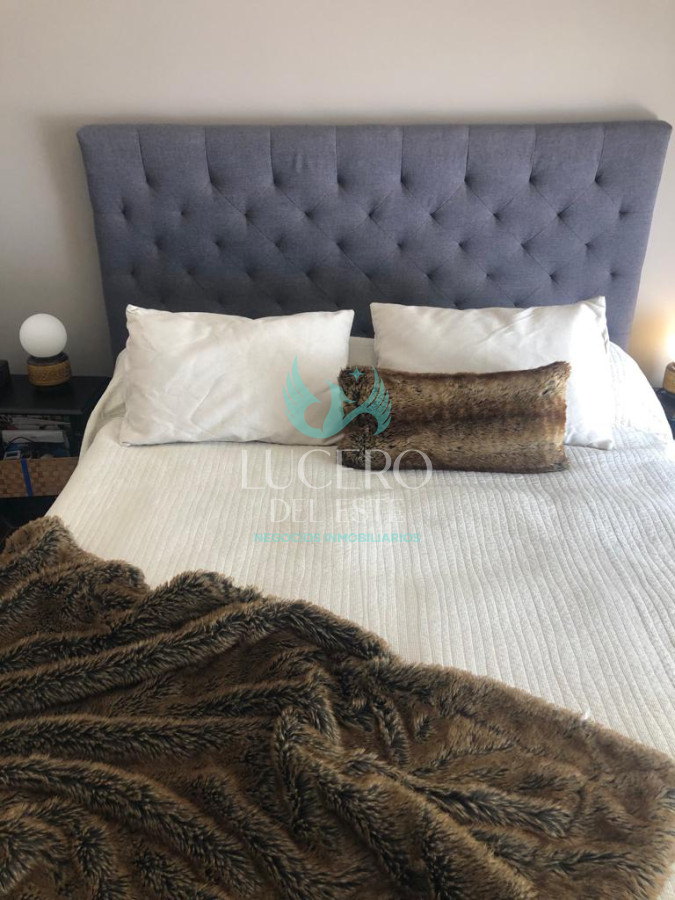 Apartamento ID.823 - Apartamento En Alquiler anual de 2 dormitorios, Zona Península.