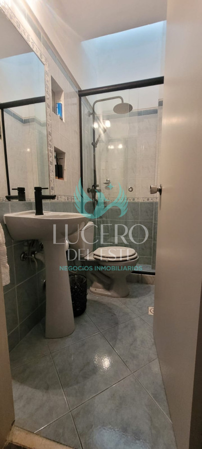 Apartamento ID.823 - Apartamento En Alquiler anual de 2 dormitorios, Zona Península.