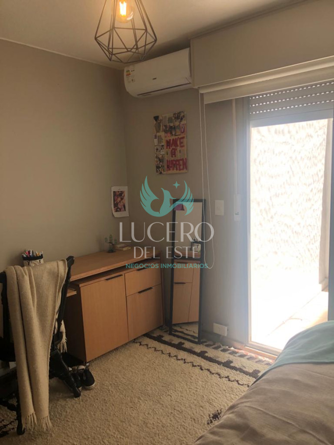 Apartamento ID.823 - Apartamento En Alquiler anual de 2 dormitorios, Zona Península.