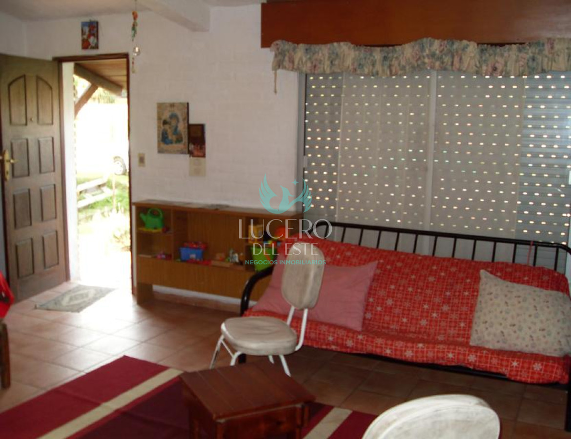 Casa ID.1765 - Casa en venta - Lausana 3 dormitorios + Dep completa.