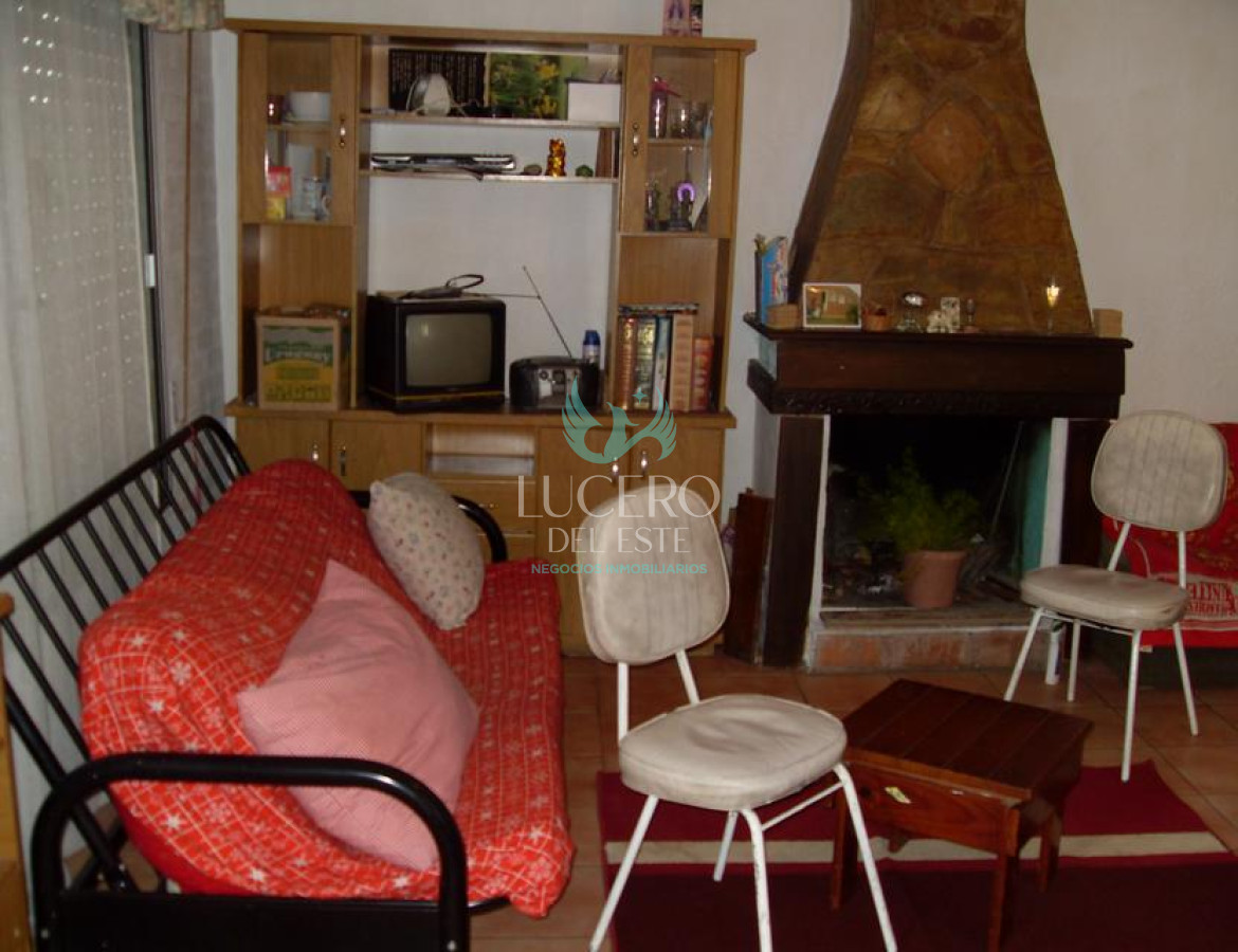 Casa ID.1765 - Casa en venta - Lausana 3 dormitorios + Dep completa.