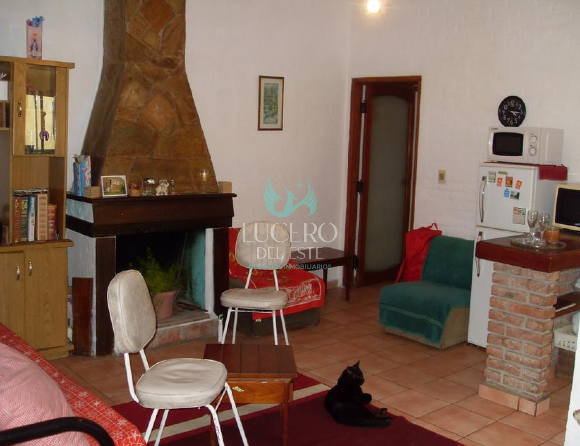 Casa ID.1765 - Casa en venta - Lausana 3 dormitorios + Dep completa.