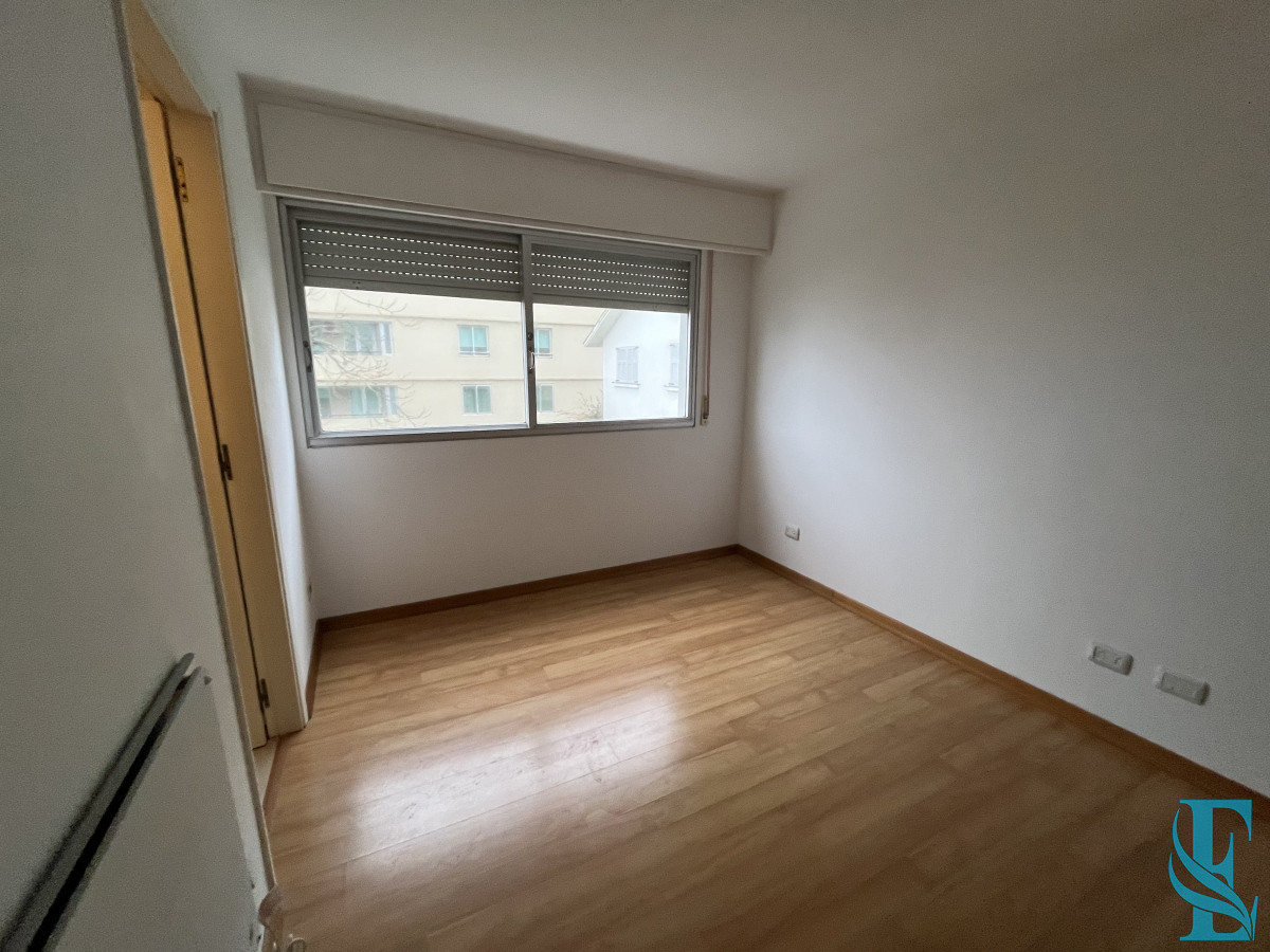 Apartamento ID.438 - Apartamento en venta, puerto Punta del Este.