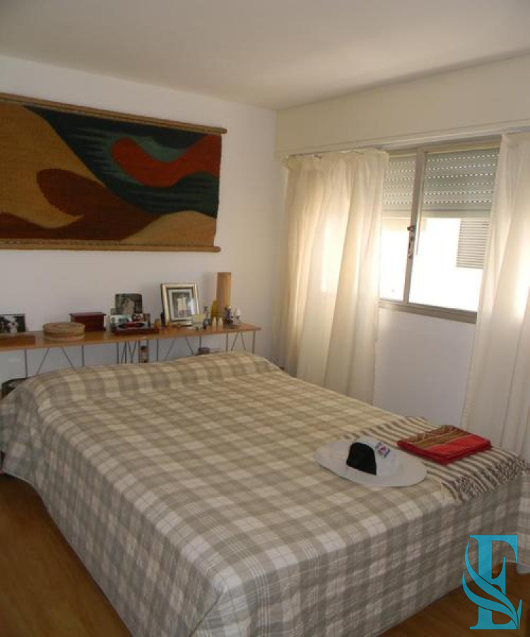 Apartamento ID.438 - Apartamento en venta, puerto Punta del Este.