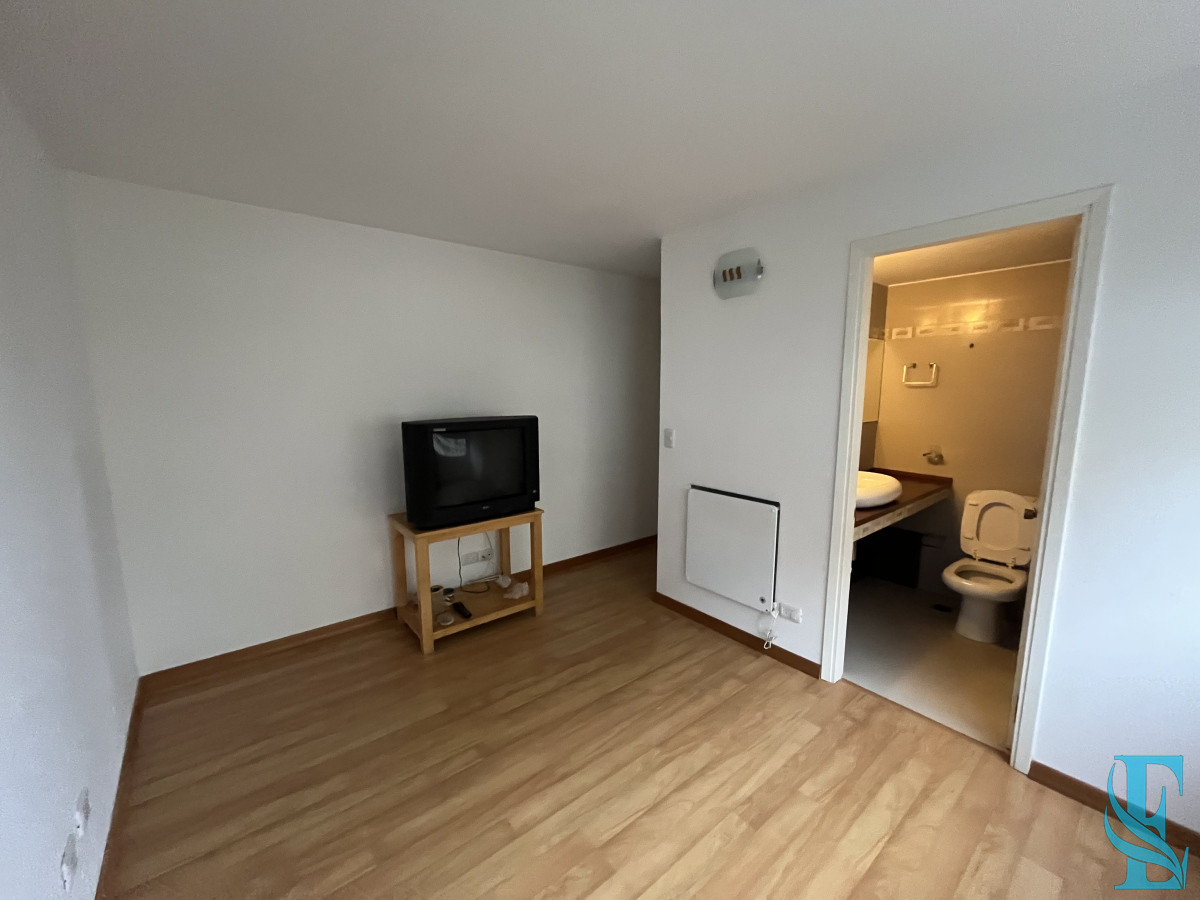 Apartamento ID.438 - Apartamento en venta, puerto Punta del Este.