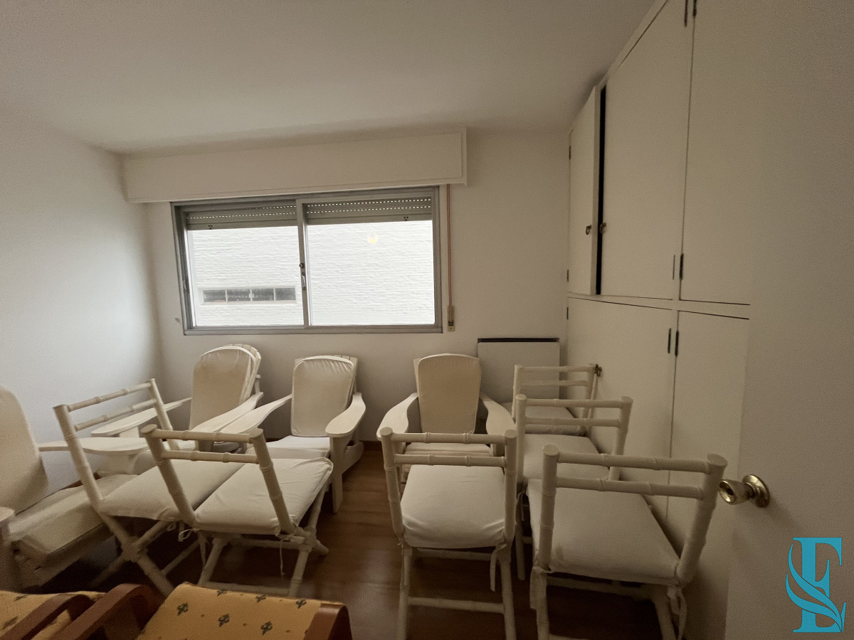 Apartamento ID.438 - Apartamento en venta, puerto Punta del Este.