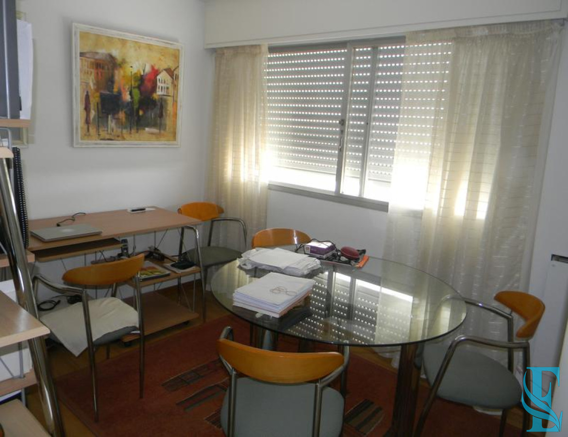 Apartamento ID.438 - Apartamento en venta, puerto Punta del Este.