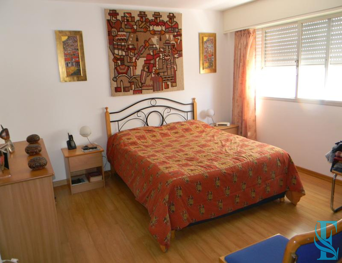 Apartamento ID.438 - Apartamento en venta, puerto Punta del Este.