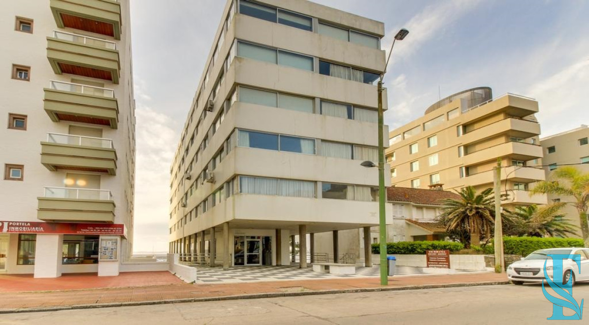 Apartamento ID.438 - Apartamento en venta, puerto Punta del Este.