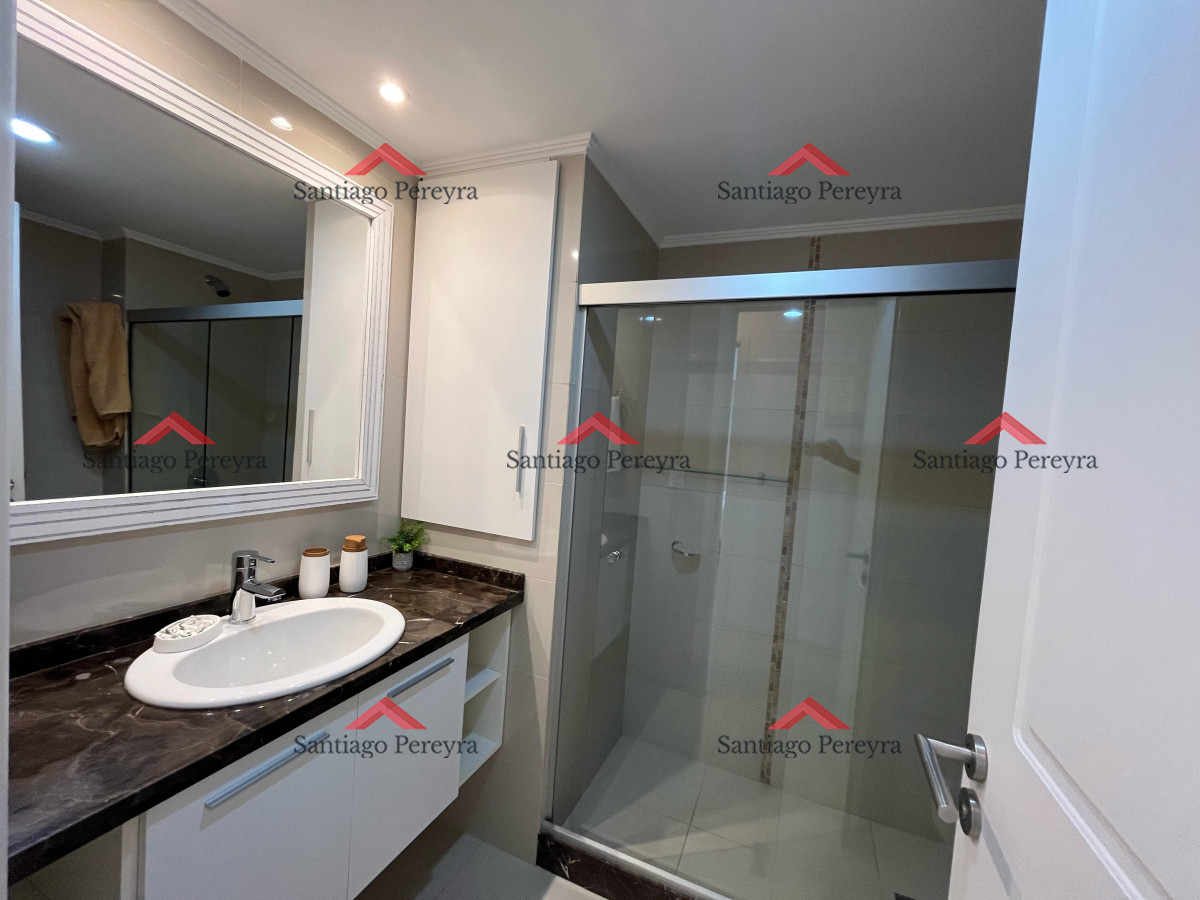 Apartamento ID.16063 - Place Layette - Alquiler anual 2 dormitorios torre de categoría.