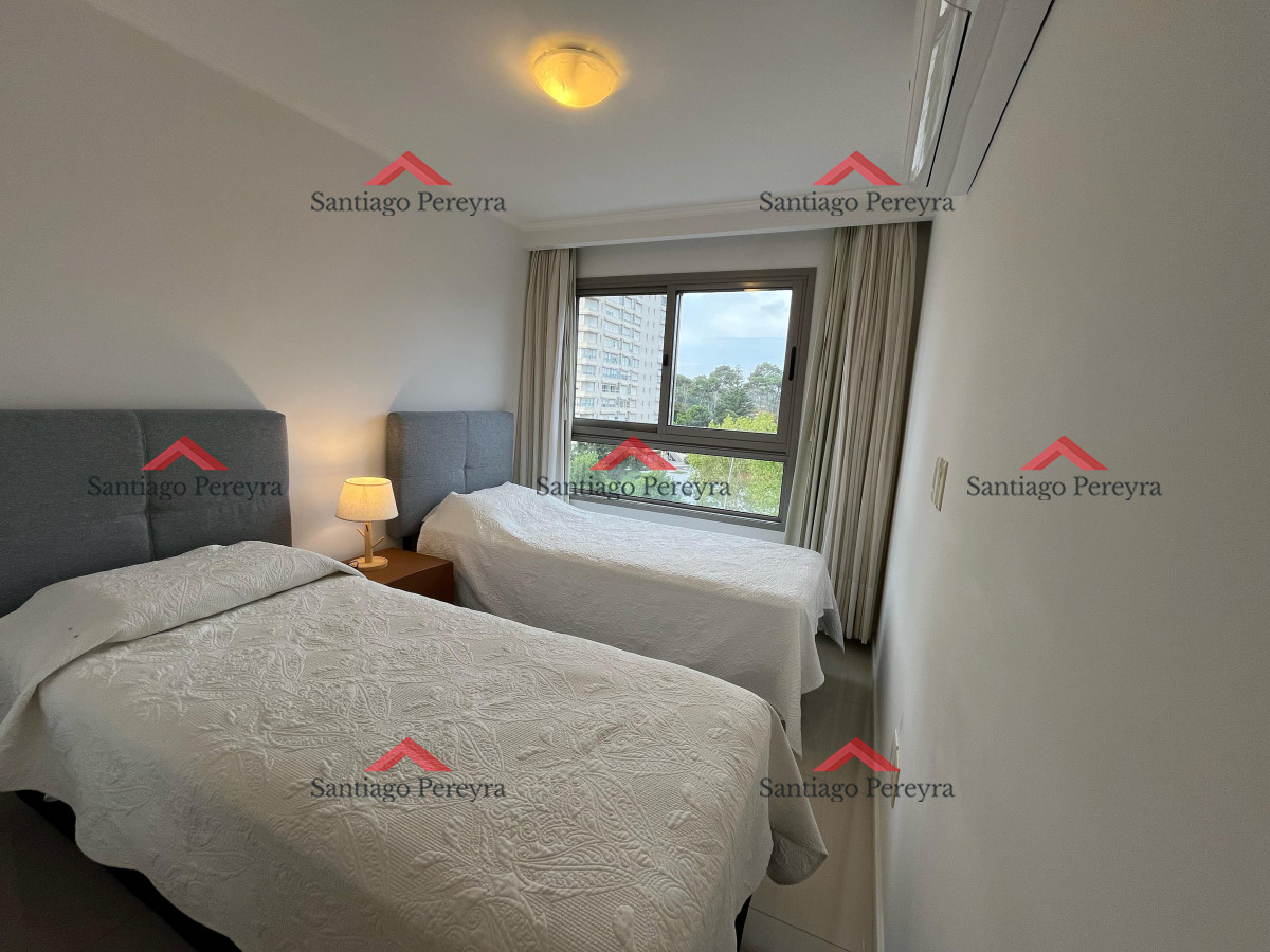 Apartamento ID.16063 - Place Layette - Alquiler anual 2 dormitorios torre de categoría.