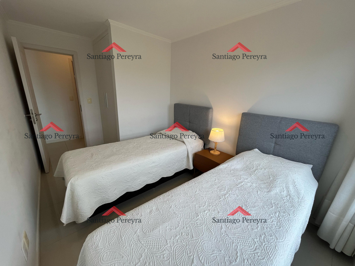 Apartamento ID.16063 - Place Layette - Alquiler anual 2 dormitorios torre de categoría.