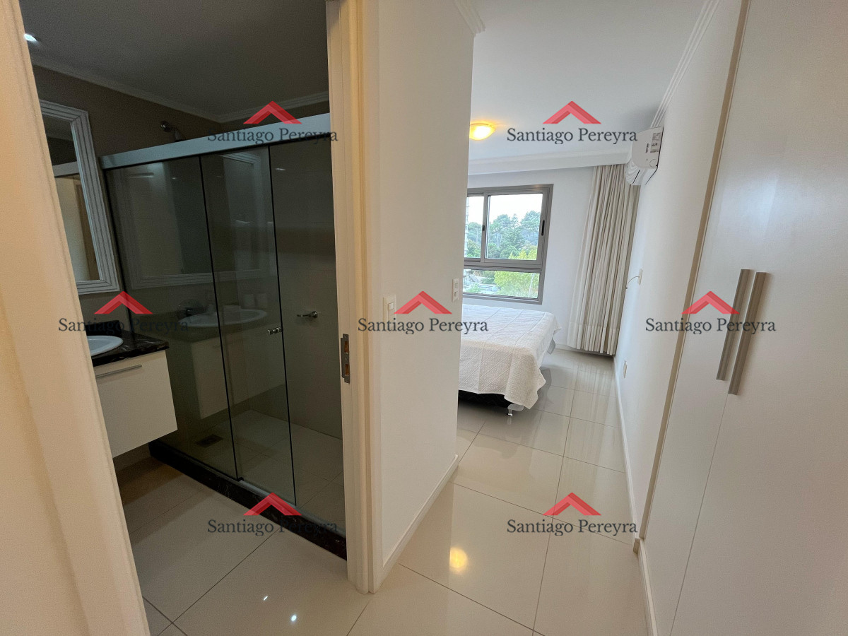 Apartamento ID.16063 - Place Layette - Alquiler anual 2 dormitorios torre de categoría.